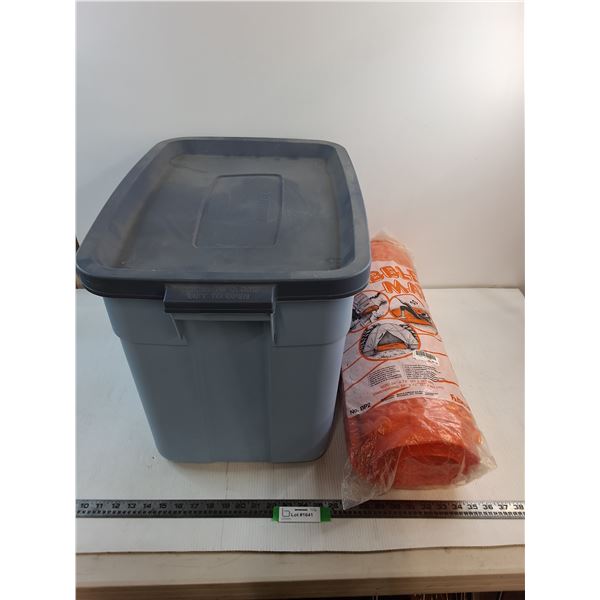 Rubbermaid Roughneck Storage Bin w/Lid - 13x20x16", Bubble Mat - 24" x 72" - Pickup Only