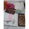 Image 2 : Travel Bag, Assorted Doilies, Table Linens, Scarves