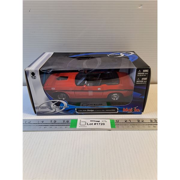 1:24 Die Cast by Maisto 1970 Dodge Challenger Convertible