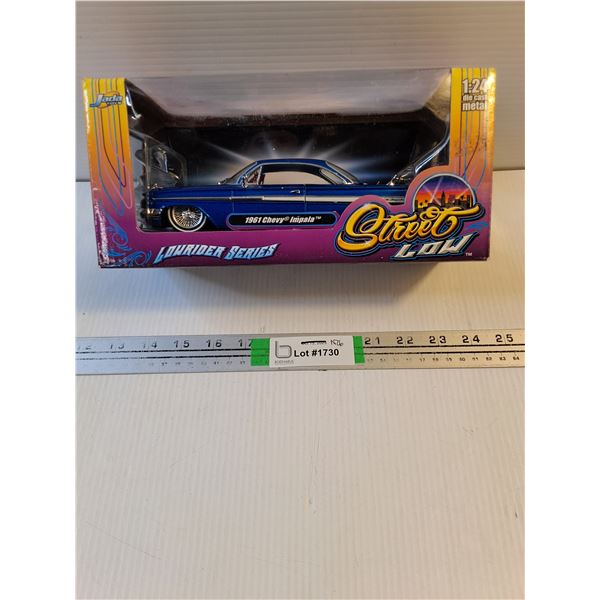 1:24 Street Low Die Cast 1961 Chevy Impala