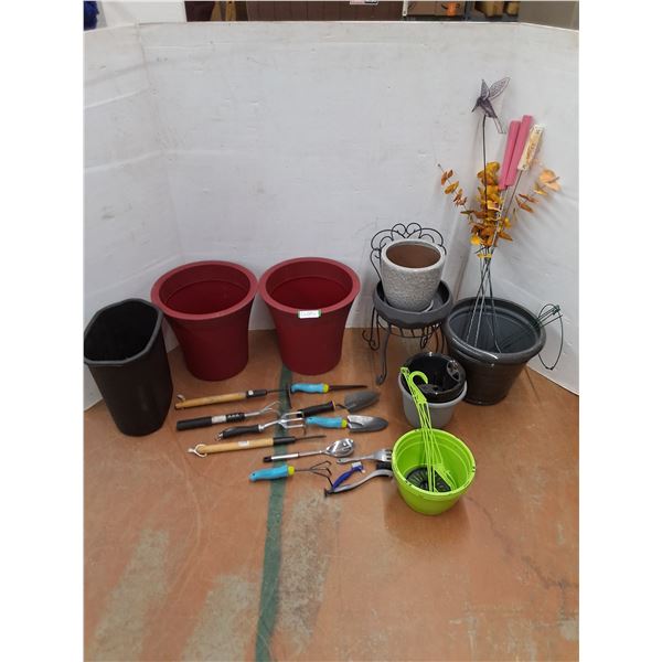 * Assorted Planter Pots, Garden Decor & Tools, Weiner Roast Sticks, Garbage Can - Pickup Only