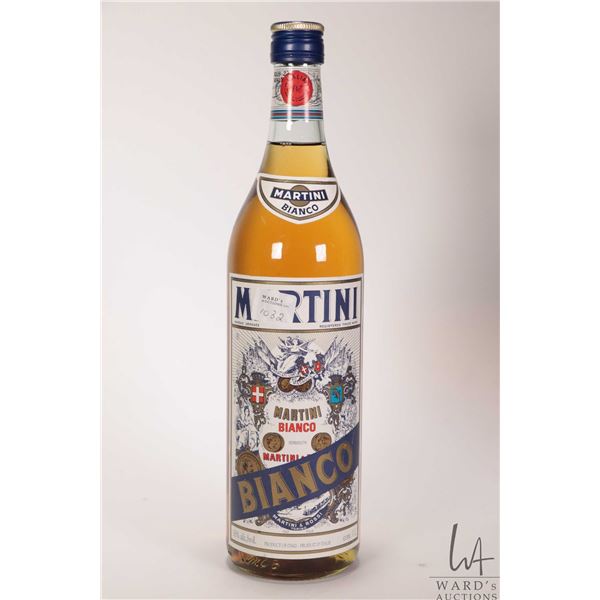 Martini Bianco/ Vermouth/ 1 ltr. 16% ABV Note: Alcohol cannot be insured by any courier in Canada. L