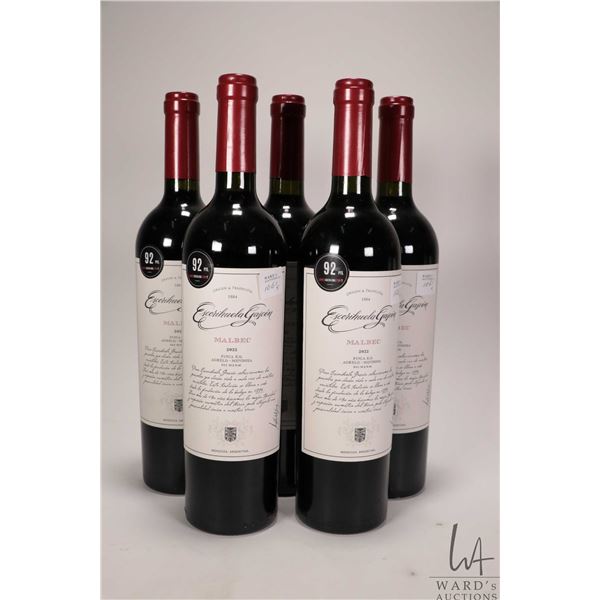 Mendoza/ 2022/ Malbec/ Argentina Red wine/ 5 X 75ml/ 14.0% ABV Note: Alcohol cannot be insured by an
