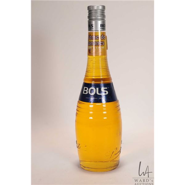 Bols/ Creme de Bananes/ Liqueur/ 750ml/ 17% ABV Note: Alcohol cannot be insured by any courier in Ca