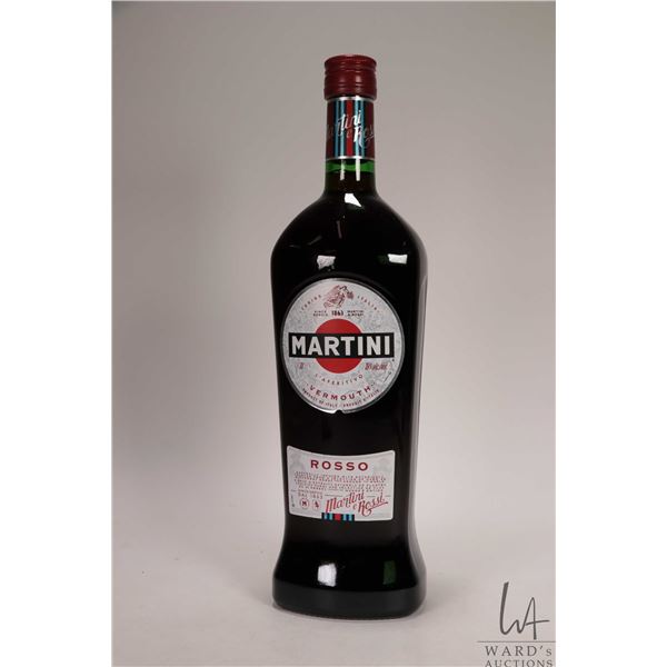 Martini L'Aperitivo/ Vermouth/ 1 ltr. 15% ABV Note: Alcohol cannot be insured by any courier in Cana