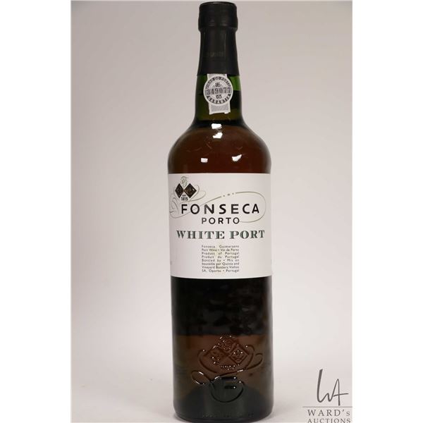 Fonseco/ White Port/750ml/ 20% ABV Note: Alcohol cannot be insured by any courier in Canada. Local p