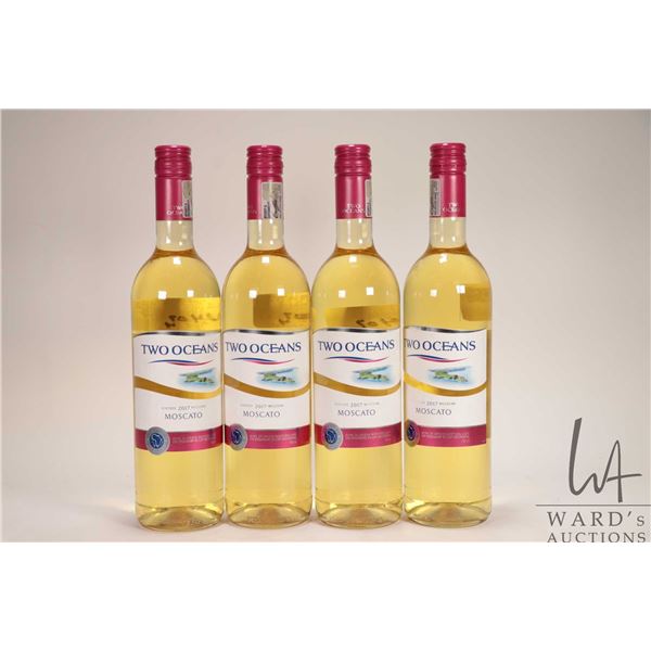 Four bottles of Two Oceans/ Vintage 2017 Moscato Wine/ 750ml/ 8%ABV Note: Alcohol cannot be insured 