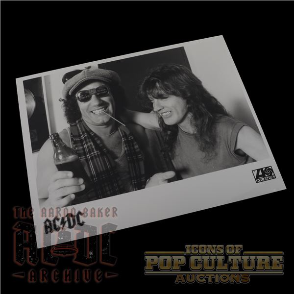 AC/DC – Original Press Photograph - 1943