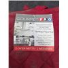 Image 3 : Three Red Gourmet Pro 2-Piece Oven Mitt Sets