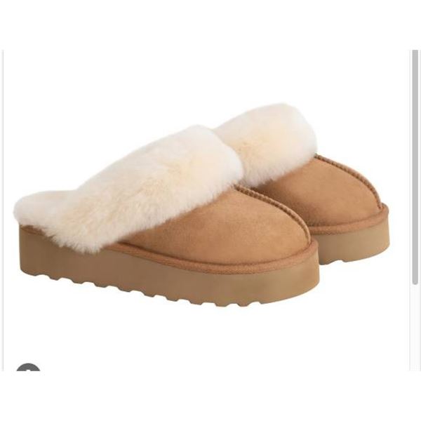 Kirkland Ladies’ Shearling Slippers, US Size 9, Tan