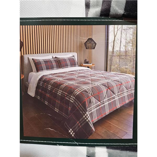 Roots Home Reversible 3-Piece King Bed Comforter Set in Plaid Design