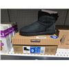 Image 2 : Kirkland Signature Black Boots, Size 9 US/CA