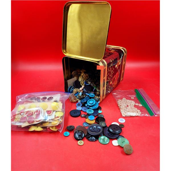 Tin of Assorted VTG Buttons