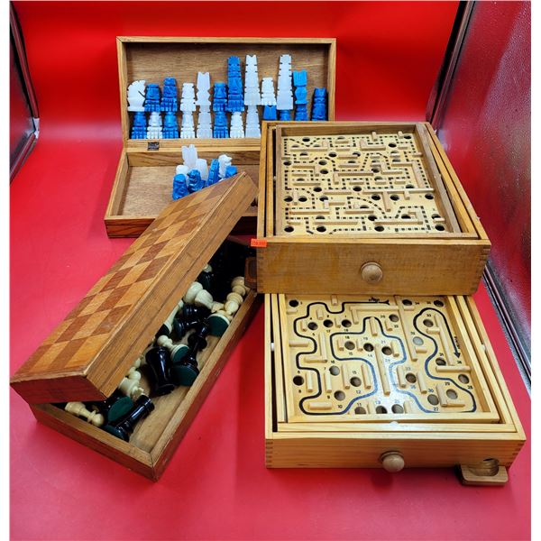 2 Wooden Maze Puzzles & Chess Sets