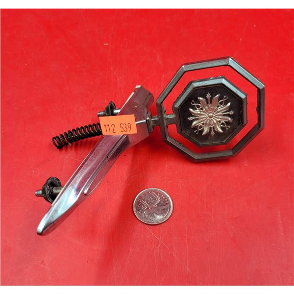 VTG Pontiac Parisienne Hood Ornament