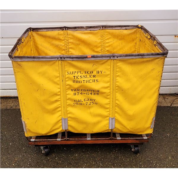 Dandux Rolling Basket/Hamper