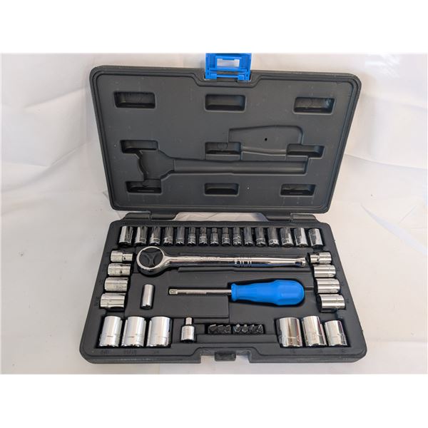 Mastercraft Tool Set Screwdriver Ratchet & Socket Set