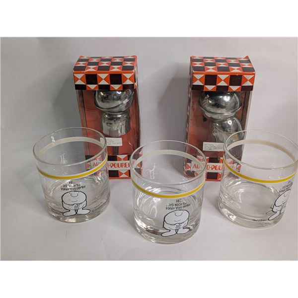 Ziggy Whiskey Glasses and Two Knight Helmet Auto Pour Stoppers
