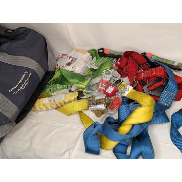 Fall Arrest Harness and Carry Bag