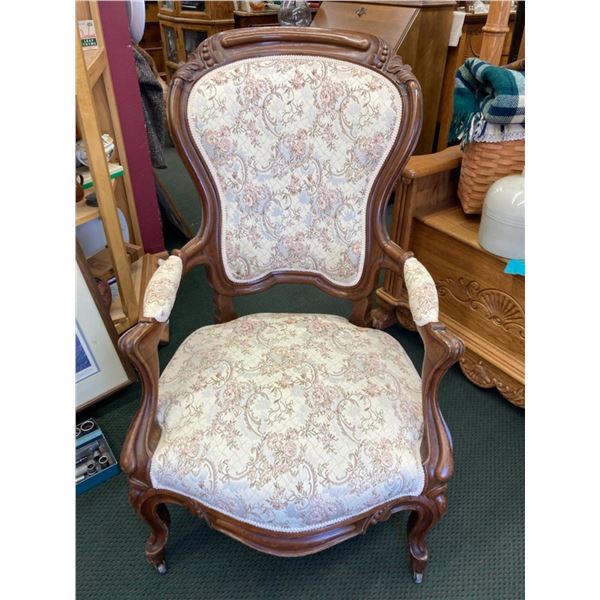 ANTIQUE CARVED WOOD PARLOR CHAIR