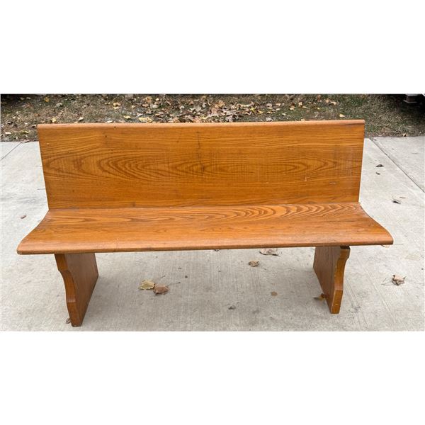 WOODEN BENCH