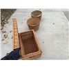 Image 4 : BUSHEL BASKETS AND BASKET CHEST