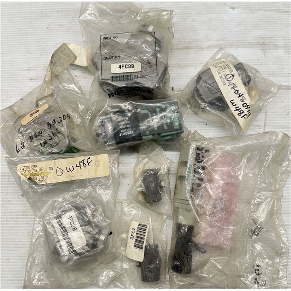 Lot of (8) Numatics Valve Items