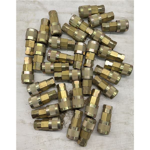 Lot of (32) Tomco Series 1100 Quick Disconnect Couplings
