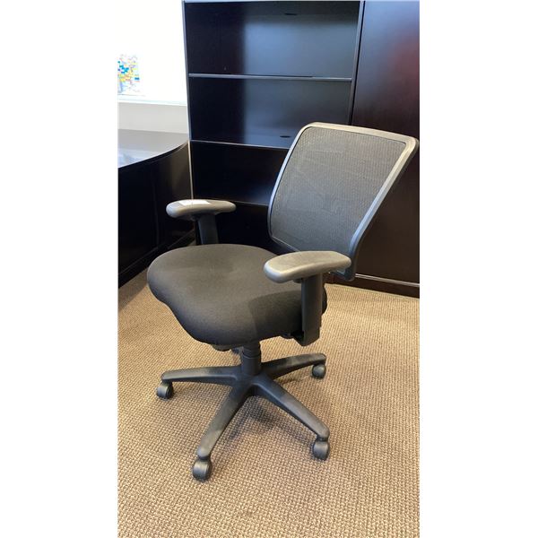 MESH BACK PADDED BLACK ADJUSTABLE MOBILE OFFICE CHAIR