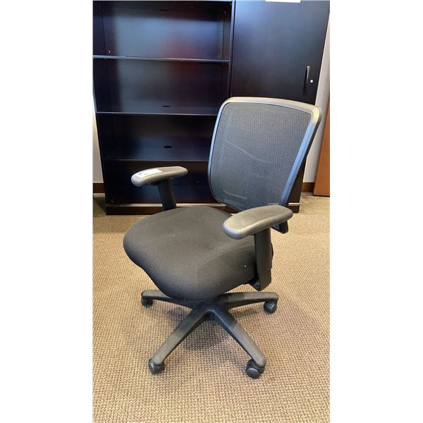 MESH BACK PADDED BLACK ADJUSTABLE MOBILE OFFICE CHAIR