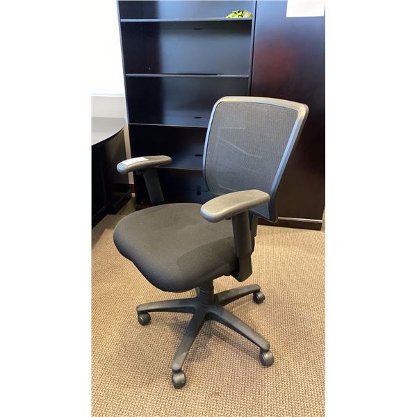 MESH BACK PADDED BLACK ADJUSTABLE MOBILE OFFICE CHAIR