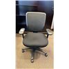Image 2 : MESH BACK PADDED BLACK ADJUSTABLE MOBILE OFFICE CHAIR