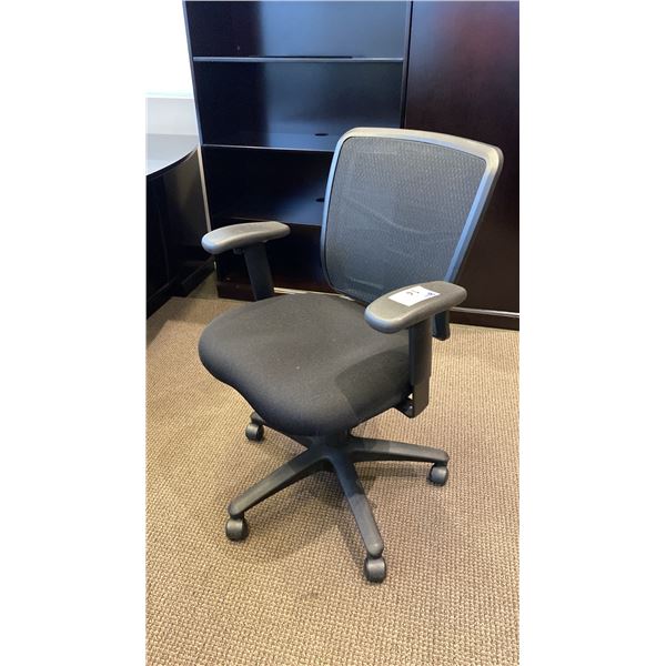 MESH BACK PADDED BLACK ADJUSTABLE MOBILE OFFICE CHAIR