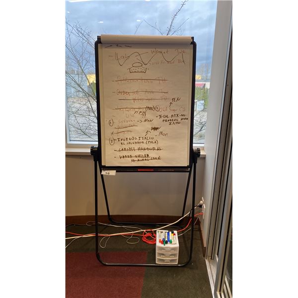 FOLDING WHITEBOARD PRESENTATION STAND