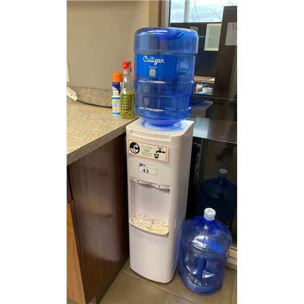 WHITE ELECTRIC WATER COOLER/DISPENSER *WATER JUG NOT INCLUDED*