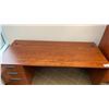 Image 4 : CHERRY FINISH 3 DRAWER LOCKING OFFICE DESK APPROX 71"W X 30"D X 29.5"H *HAS KEYS*