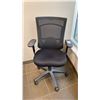 Image 2 : MESH BACK PADDED BLACK ADJUSTABLE MOBILE OFFICE CHAIR