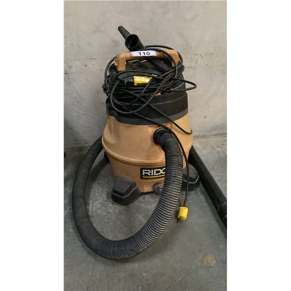 RIDGID PROFESSIONAL 14 GALLON WET/DRY SHOP VAC WITH HOSE & ATTACHMENT