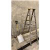 Image 4 : ASSORTED BROOMS, SHOVELS, RAKE, PITCHFORK, LADDER & AIR WAND