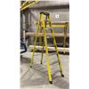 Image 1 : FEATHERLITE YELLOW 8' FIBERGLASS LADDER