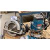 Image 2 : GROUP OF 4 ELECTRIC MAKITA POWER TOOLS INCLUDING 2 GRINDERS, ROUTER & SKILL SAW