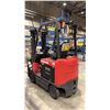 Image 5 : RAYMOND 4750C50S COUNTERBALANCED ELECTRIC FORKLIFT WITH SOLID TIRES,SIDE SHIFT, STANDARD FORKS,