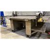 Image 4 : 3/4" TOP STEEL WELDERS WORK TABLE WITH ATTACHED BENCH VICE & 2 LARGE STEEL WEIGHTS