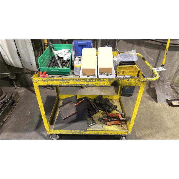 METAL MOBILE WORK CART WITH CONTENTS - ASSORTED DRILL BITS, VICES & DRILL PRESS TOOLS