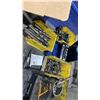 Image 5 : METAL MOBILE WORK CART WITH CONTENTS - ASSORTED DRILL BITS, VICES & DRILL PRESS TOOLS