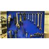 Image 4 : BLUE METAL WORK STATION WITH 9 PNEUMATIC TOOLS, ASSORTED COMBINATION WRENCHES, MAKITA IMPACT