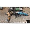Image 2 : GROUP OF 3 MAKITA/HITACHI ELECTRIC GRINDERS, MAKITA ELECTRIC HAMMER DRILL, ASSORTED GRINDER DISCS &