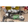 Image 3 : GROUP OF 3 MAKITA/HITACHI ELECTRIC GRINDERS, MAKITA ELECTRIC HAMMER DRILL, ASSORTED GRINDER DISCS &