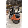 Image 2 : TOYOTA 8FGCU25 SAS 25 FORKLIFT (PROPANE) - 3 STAGE MAST, STANDARD FORKS, SIDE SHIFT, SOLID TIRES,