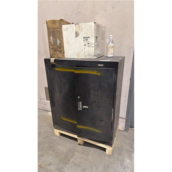 COMMODORE BLACK METAL 2 DOOR STORAGE CABINET WITH ASSORTED SHOP CONTENTS